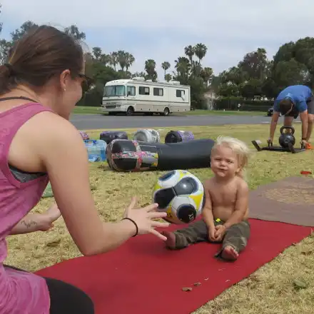 Family and friends moving, playing and training outdoors — I0088