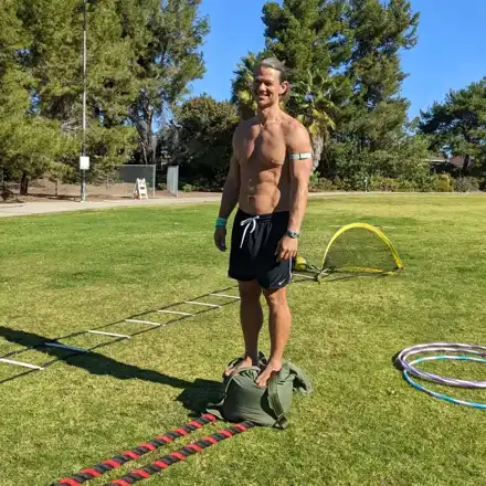 Family and friends moving, playing and training outdoors — I0151
